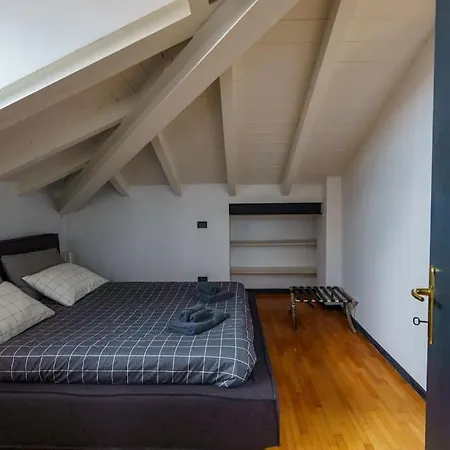 Apartment Elegante Mansarda Vicino Al Centro Old3