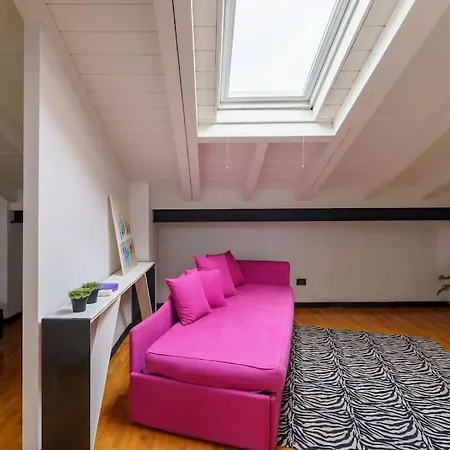 Apartment Elegante Mansarda Vicino Al Centro Old3 *
