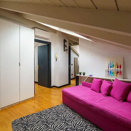 Elegante Mansarda Vicino Al Centro Old3 *